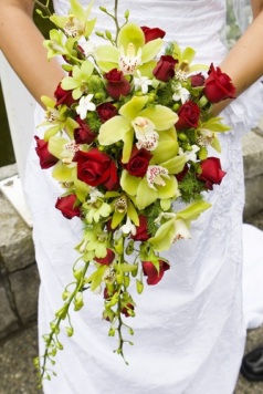 cascade_wedding_bouquet_3